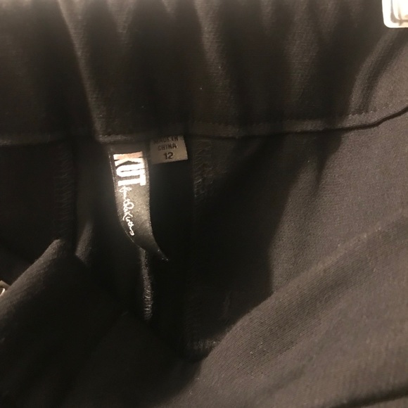 *NWT* Cute Pants With Chain trim on the Sides. Super Classy👌 - Picture 8 of 16